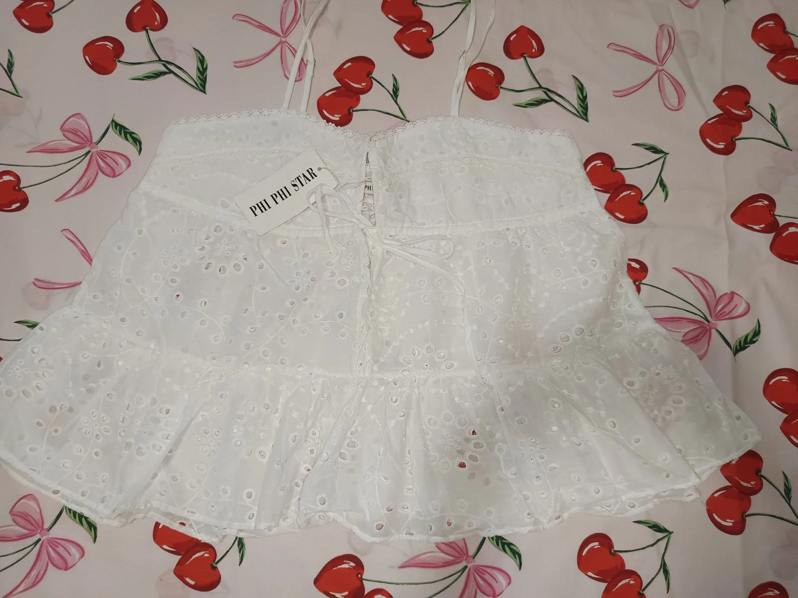 Top Blanco Bordado Suizo Y2K Coquette • Phi Phi Star | Top Cami Blanc Broderie Anglaise Estival